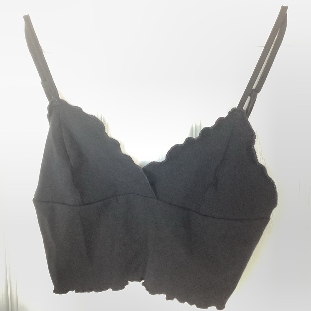 Black with Lettuce Trim Crop top